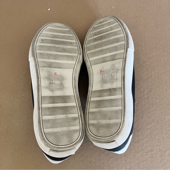 VINCE Men's Leather Low Top Contrast Seanker - Picture 8 of 8